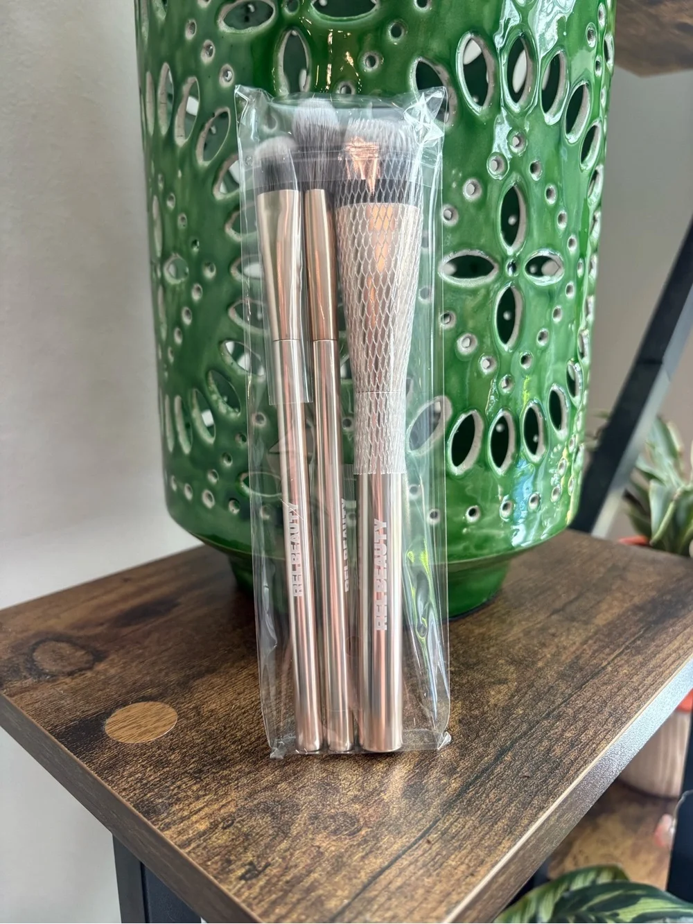 REL Beauty Essentials Brush Set in Gold tone